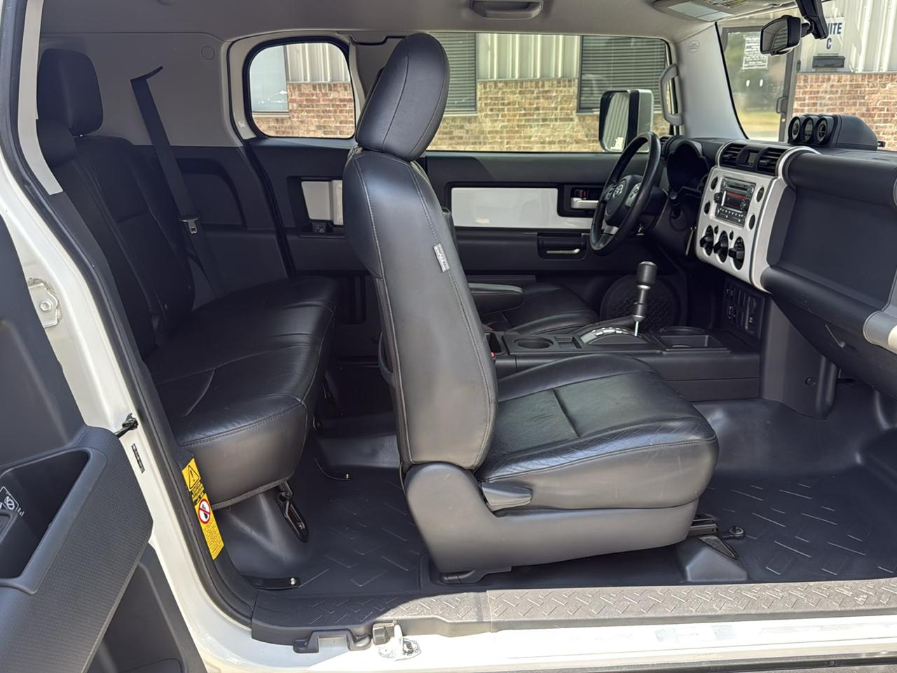 Toyota FJ Cruiser RWD 4dr Auto (Natl) 2012