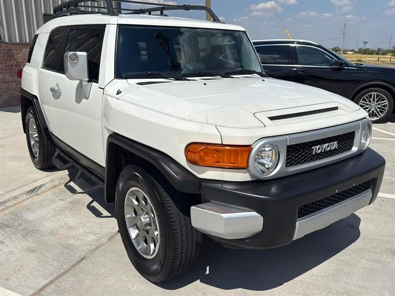 Toyota FJ Cruiser RWD 4dr Auto (Natl) 2012