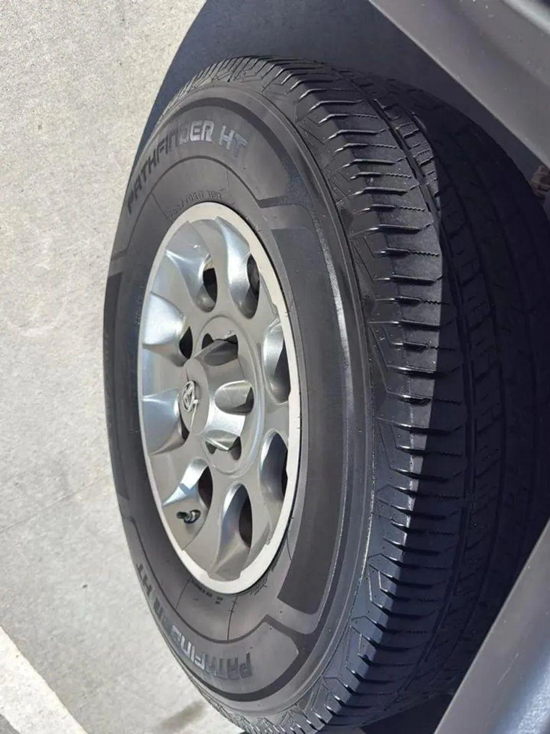 Toyota FJ Cruiser RWD 4dr Auto (Natl) 2012