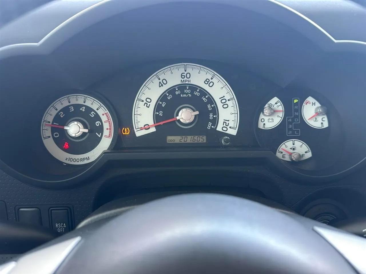 Toyota FJ Cruiser RWD 4dr Auto (Natl) 2012