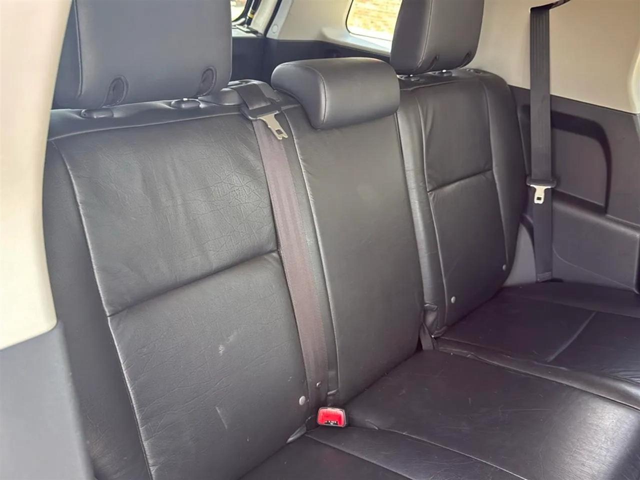 Toyota FJ Cruiser RWD 4dr Auto (Natl) 2012