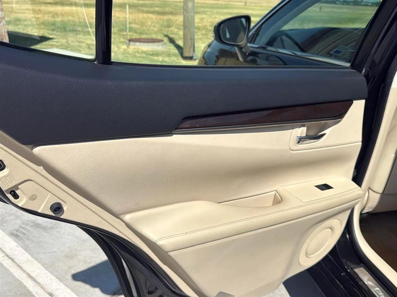 Lexus ES 350 4dr Sdn 2014