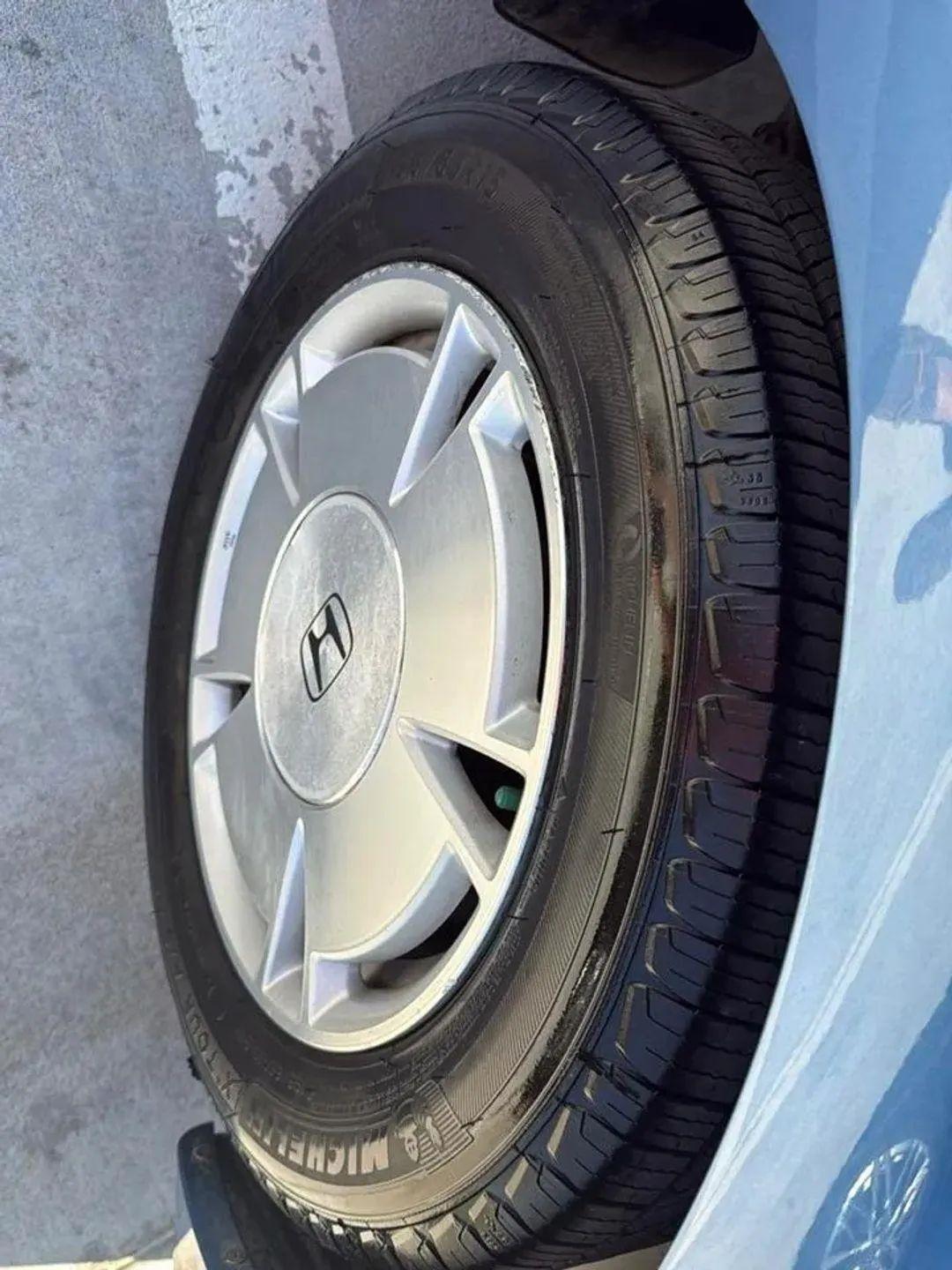 Honda Civic Hybrid 4dr Sdn L4 CVT 2010