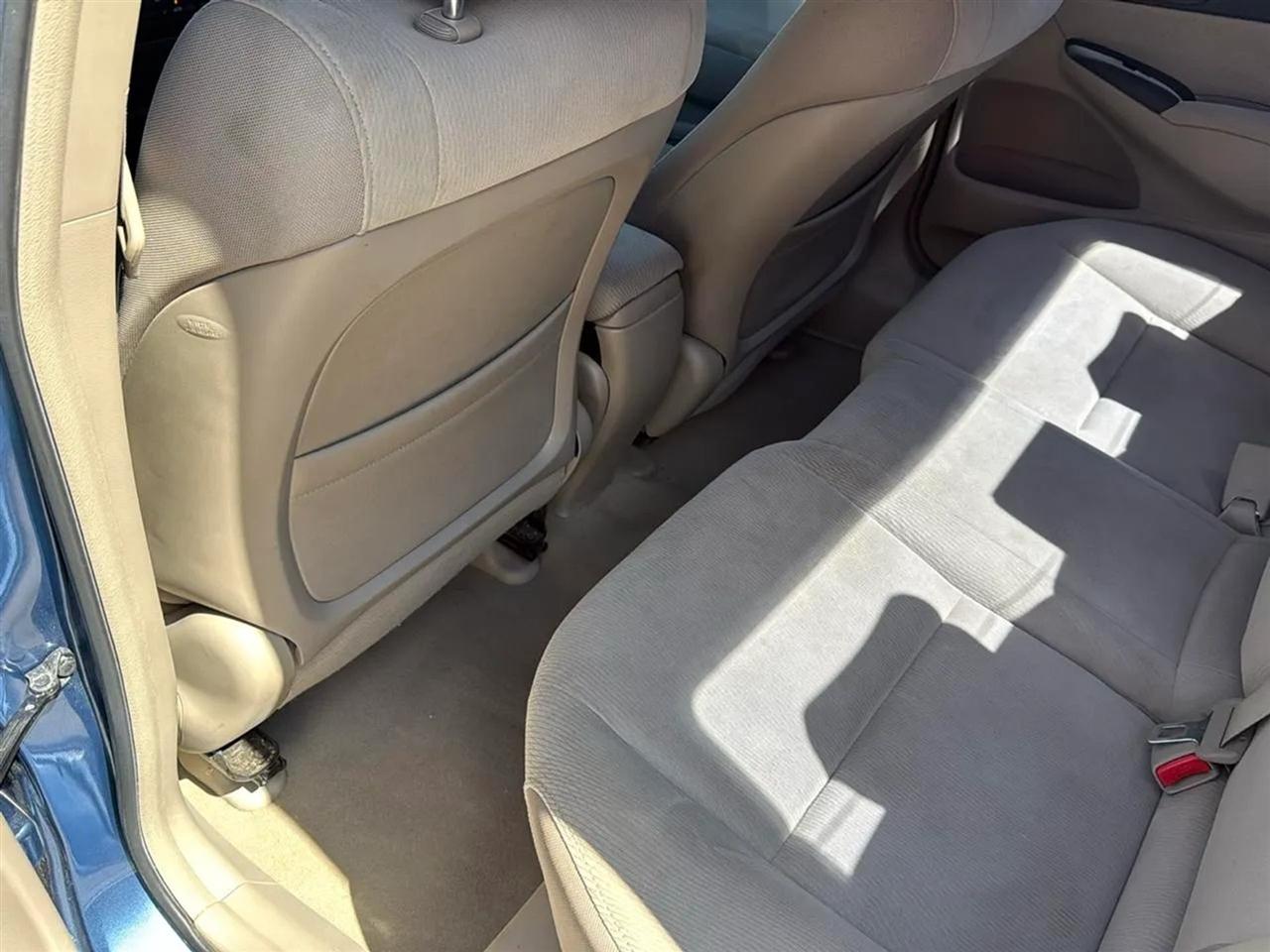 Honda Civic Hybrid 4dr Sdn L4 CVT 2010