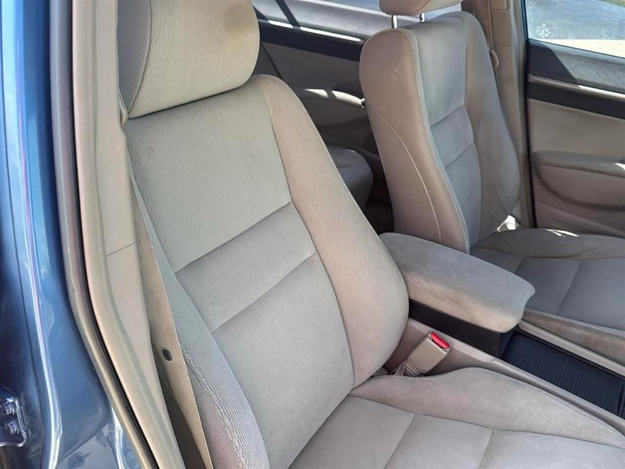 Honda Civic Hybrid 4dr Sdn L4 CVT 2010