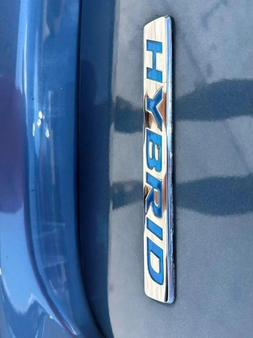 Honda Civic Hybrid 4dr Sdn L4 CVT 2010