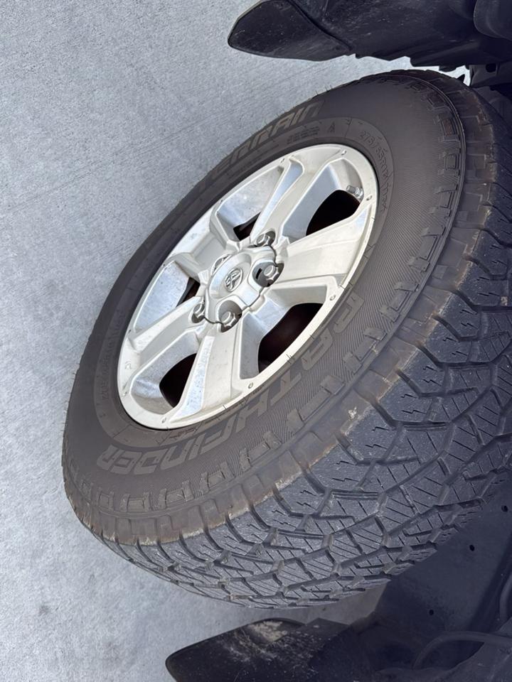 Toyota Tundra 4WD TRD Pro CrewMax 5.5' Bed 5.7L FFV (Natl) 2017