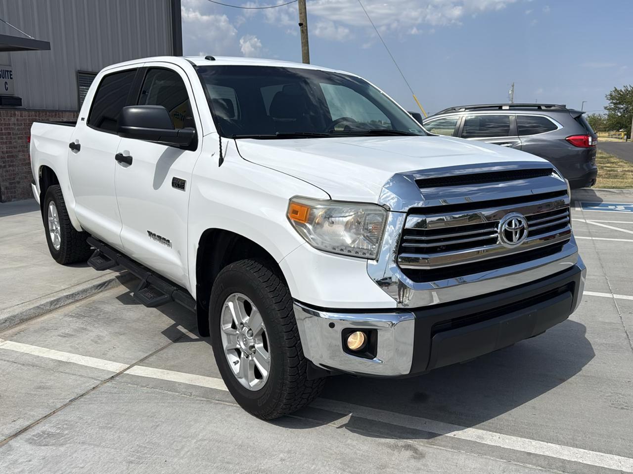 Toyota Tundra 4WD TRD Pro CrewMax 5.5' Bed 5.7L FFV (Natl) 2017