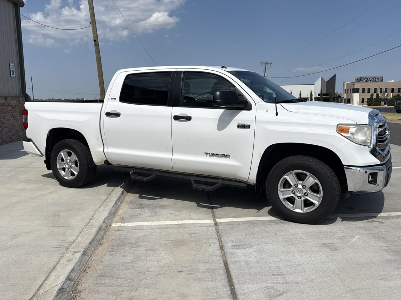 Toyota Tundra 4WD TRD Pro CrewMax 5.5' Bed 5.7L FFV (Natl) 2017