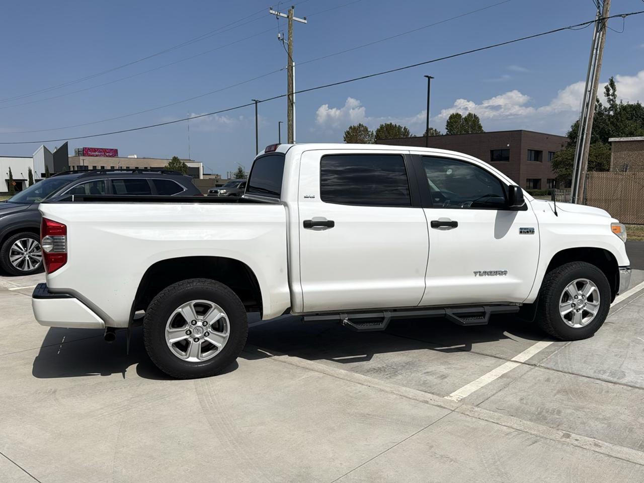 Toyota Tundra 4WD TRD Pro CrewMax 5.5' Bed 5.7L FFV (Natl) 2017
