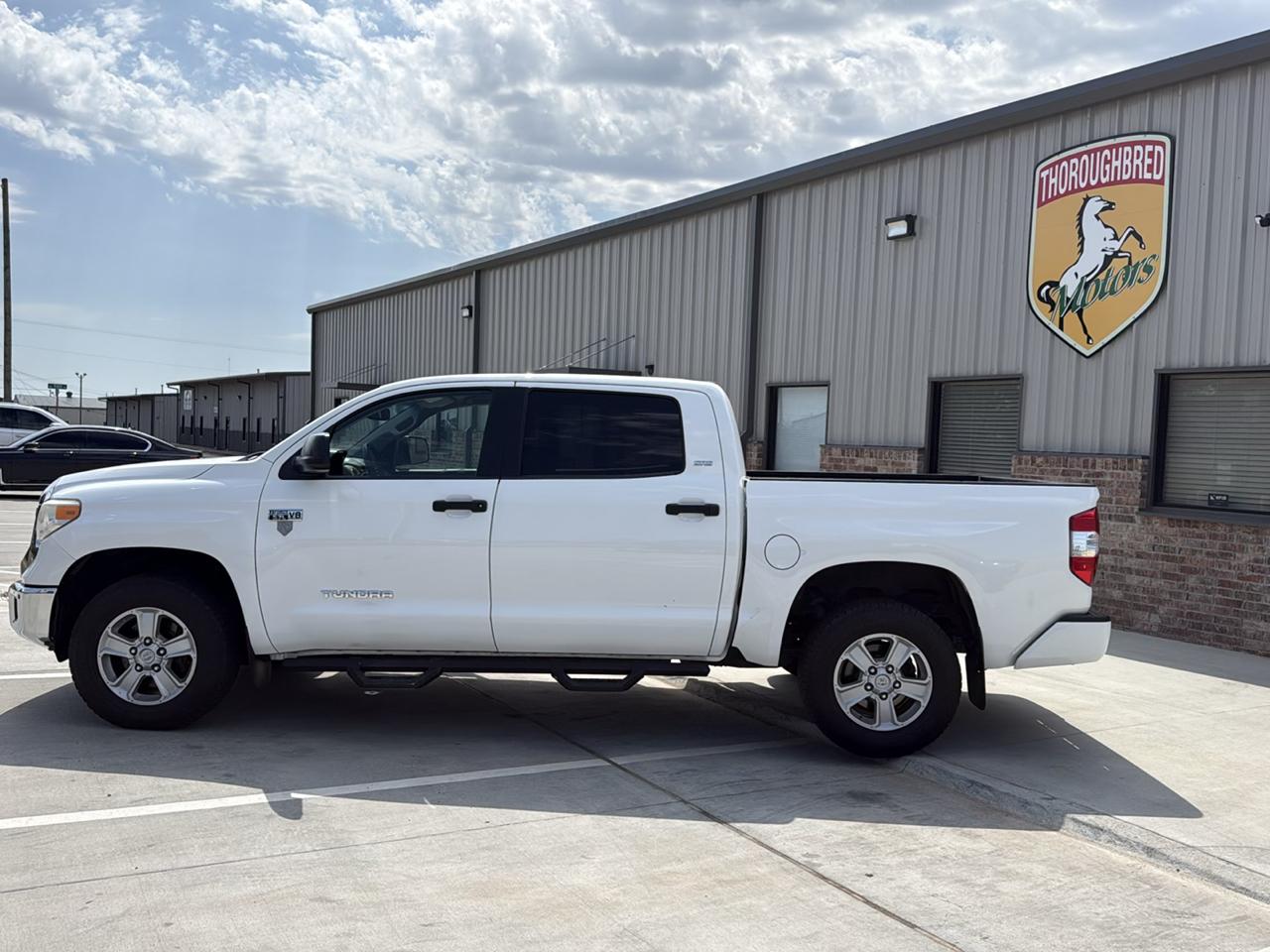 Toyota Tundra 4WD TRD Pro CrewMax 5.5' Bed 5.7L FFV (Natl) 2017