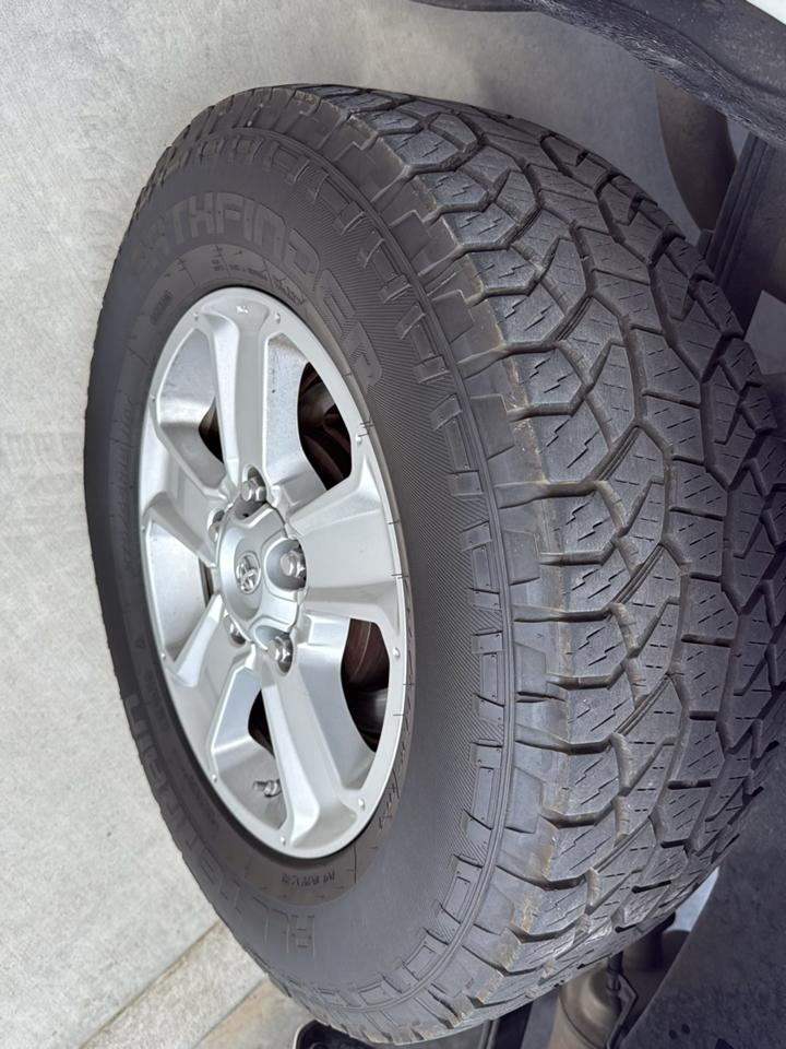 Toyota Tundra 4WD TRD Pro CrewMax 5.5' Bed 5.7L FFV (Natl) 2017