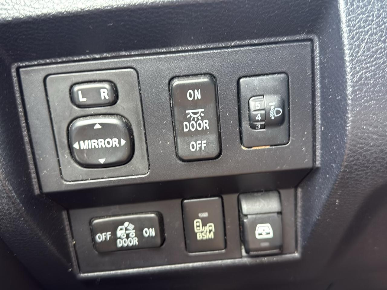 Toyota Tundra 4WD TRD Pro CrewMax 5.5' Bed 5.7L FFV (Natl) 2017