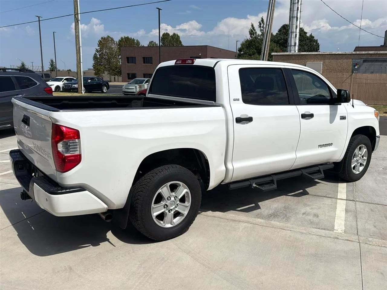 Toyota Tundra 4WD TRD Pro CrewMax 5.5' Bed 5.7L FFV (Natl) 2017