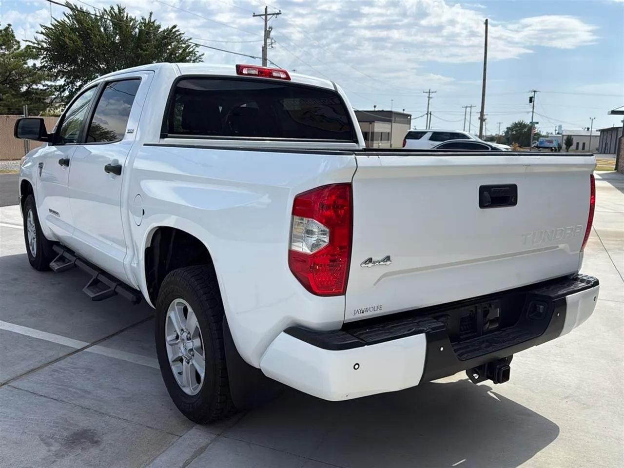Toyota Tundra 4WD TRD Pro CrewMax 5.5' Bed 5.7L FFV (Natl) 2017