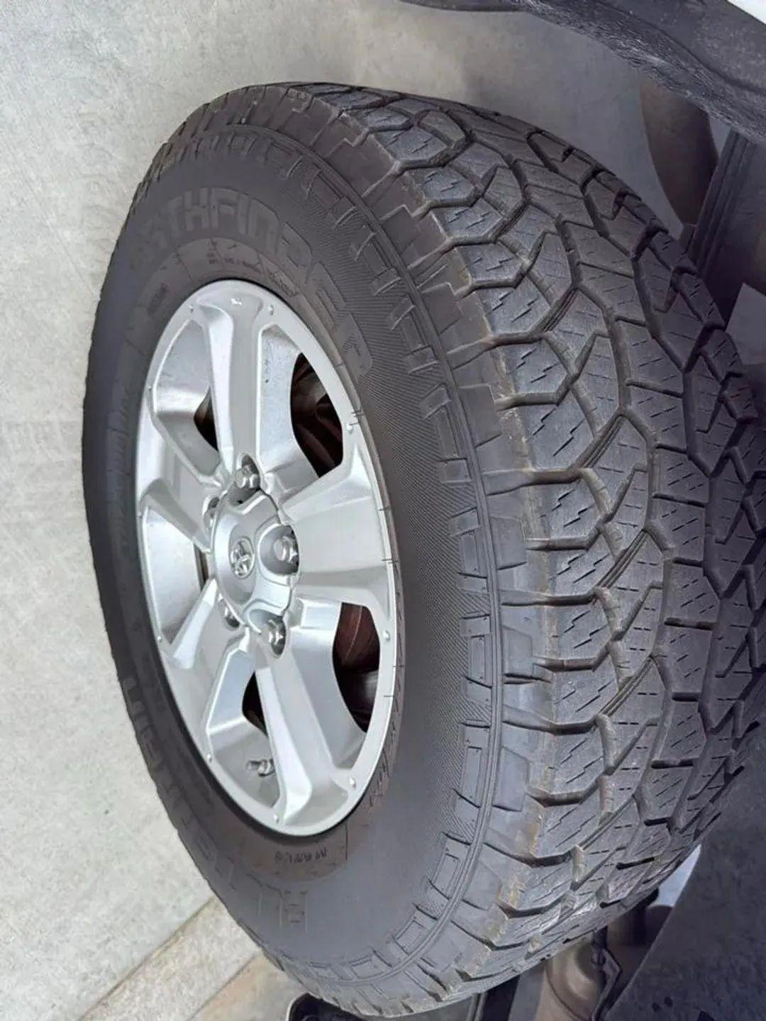Toyota Tundra 4WD TRD Pro CrewMax 5.5' Bed 5.7L FFV (Natl) 2017