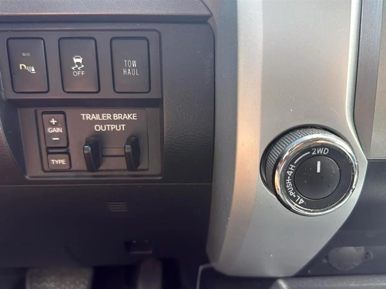 Toyota Tundra 4WD TRD Pro CrewMax 5.5' Bed 5.7L FFV (Natl) 2017