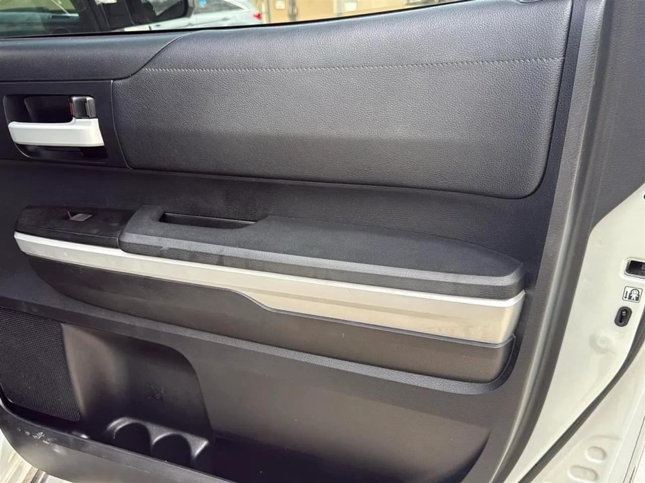 Toyota Tundra 4WD TRD Pro CrewMax 5.5' Bed 5.7L FFV (Natl) 2017