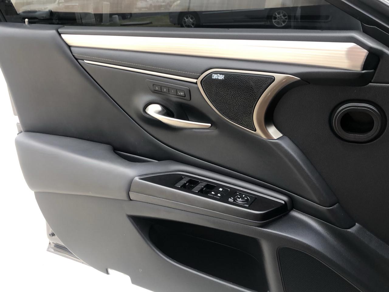 Lexus ES ES 350 FWD 2019