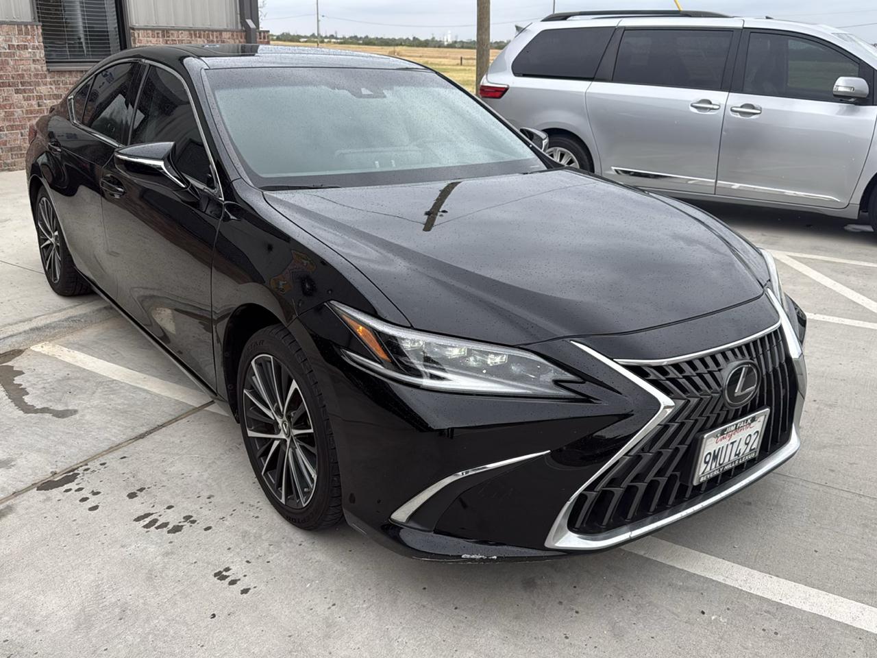 Lexus ES ES 300h FWD 2024