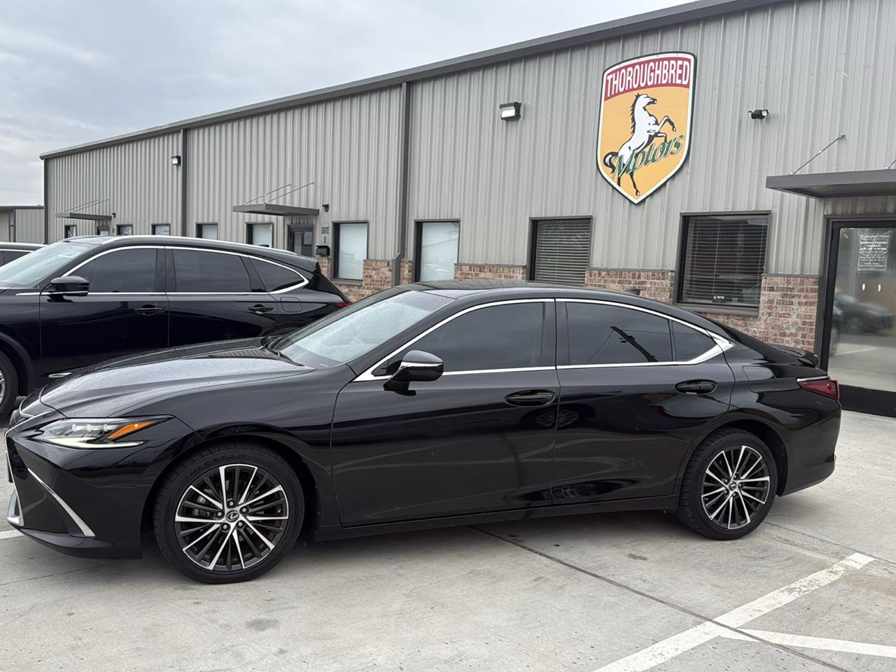 Lexus ES ES 300h FWD 2024