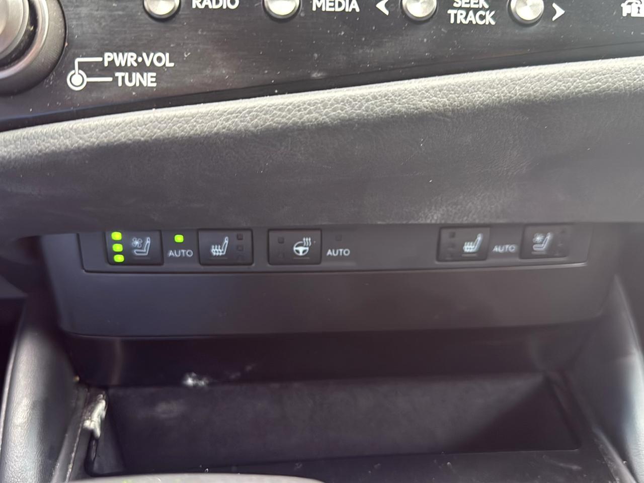 Lexus ES ES 300h FWD 2024