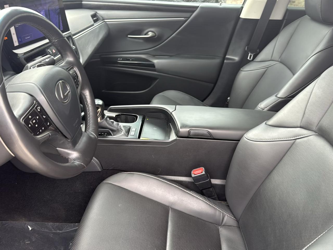 Lexus ES ES 300h FWD 2024