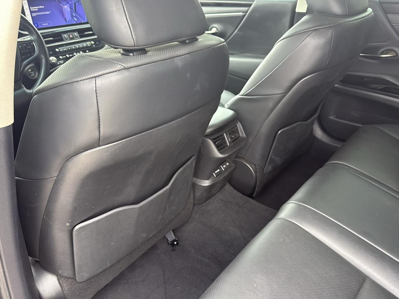 Lexus ES ES 300h FWD 2024