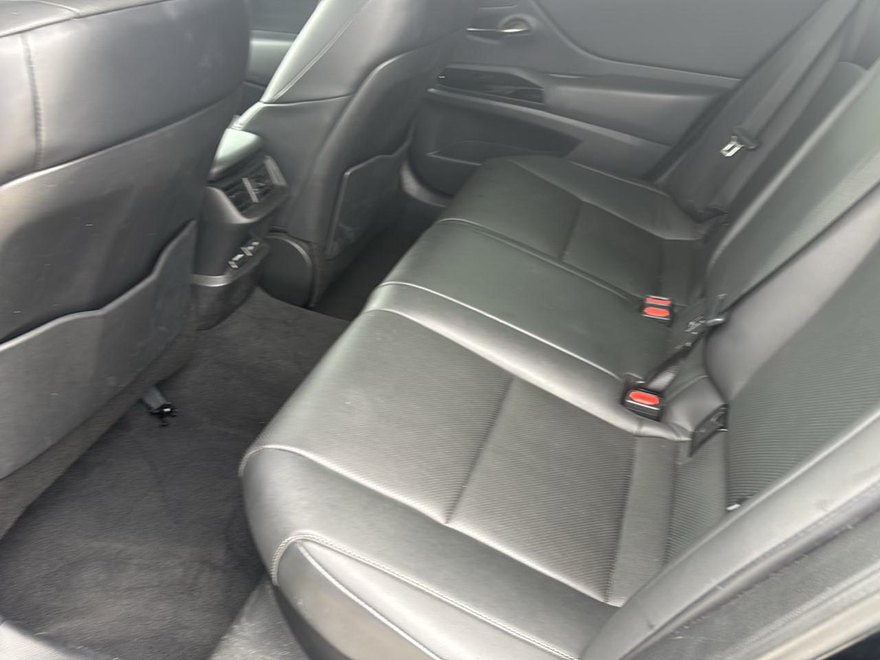 Lexus ES ES 300h FWD 2024