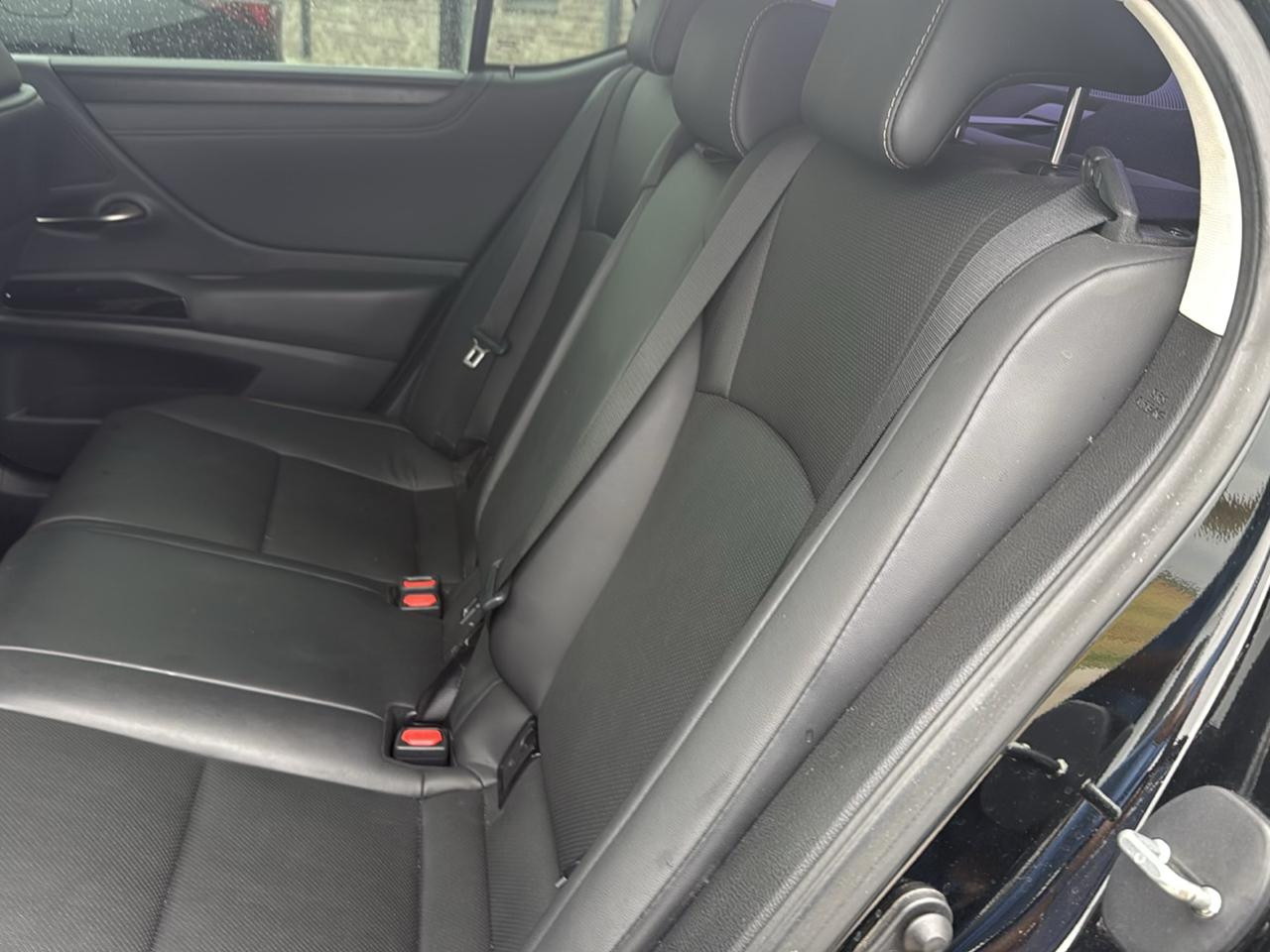 Lexus ES ES 300h FWD 2024