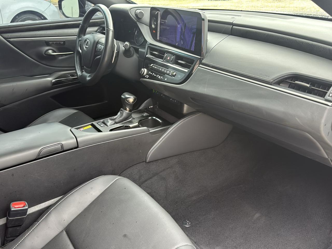Lexus ES ES 300h FWD 2024