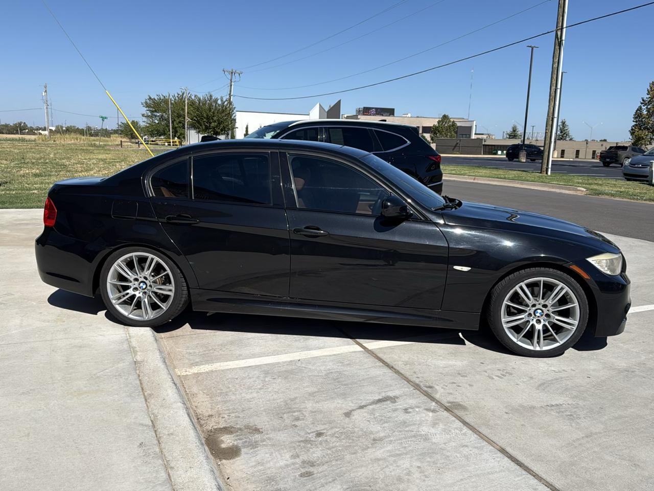 BMW 328i photo 8