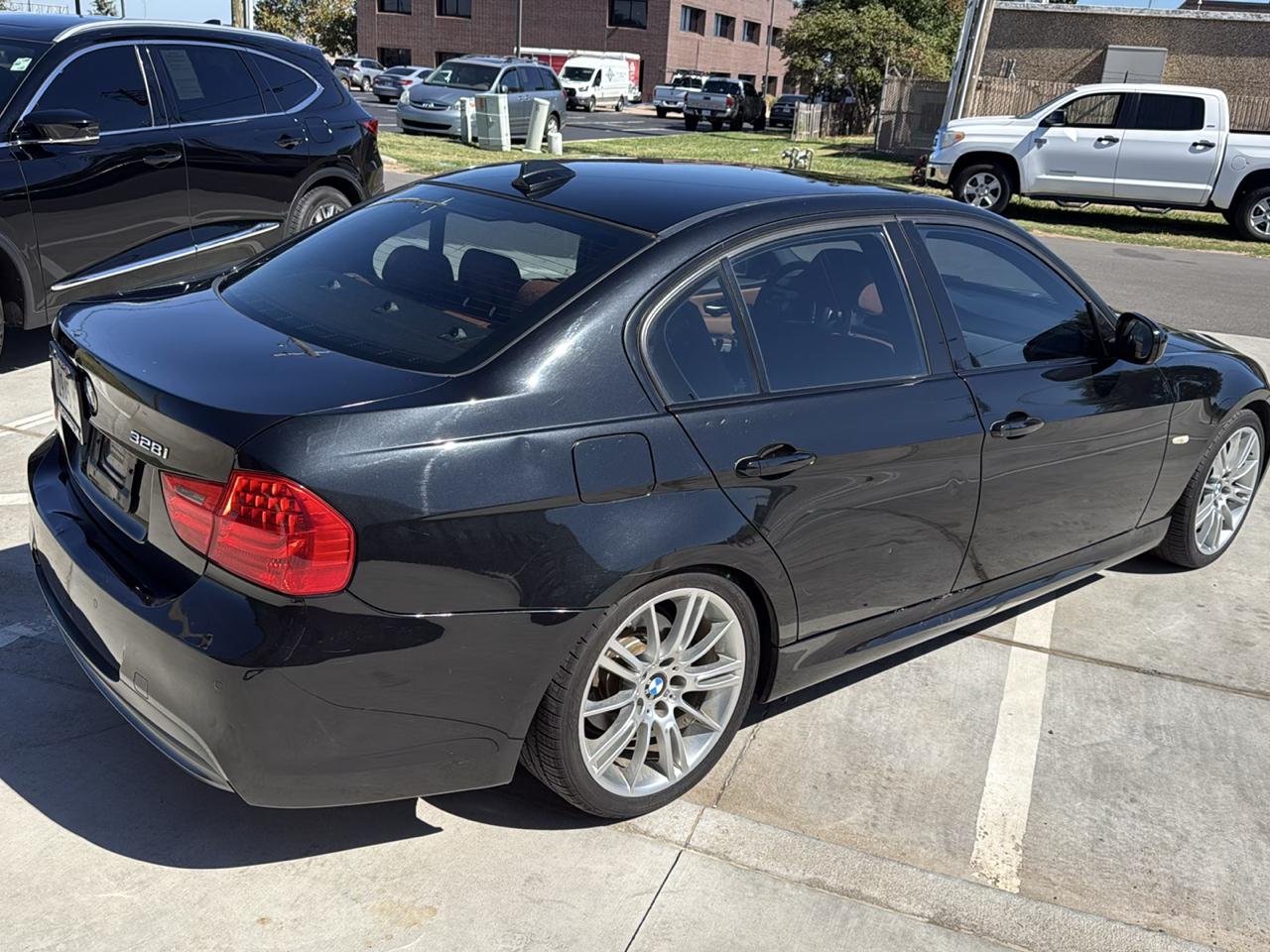 BMW 328i photo 10