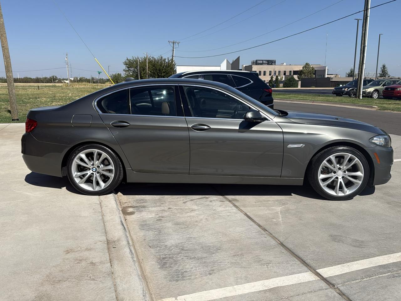 BMW 5 Series 4dr Sdn 535i xDrive AWD 2014