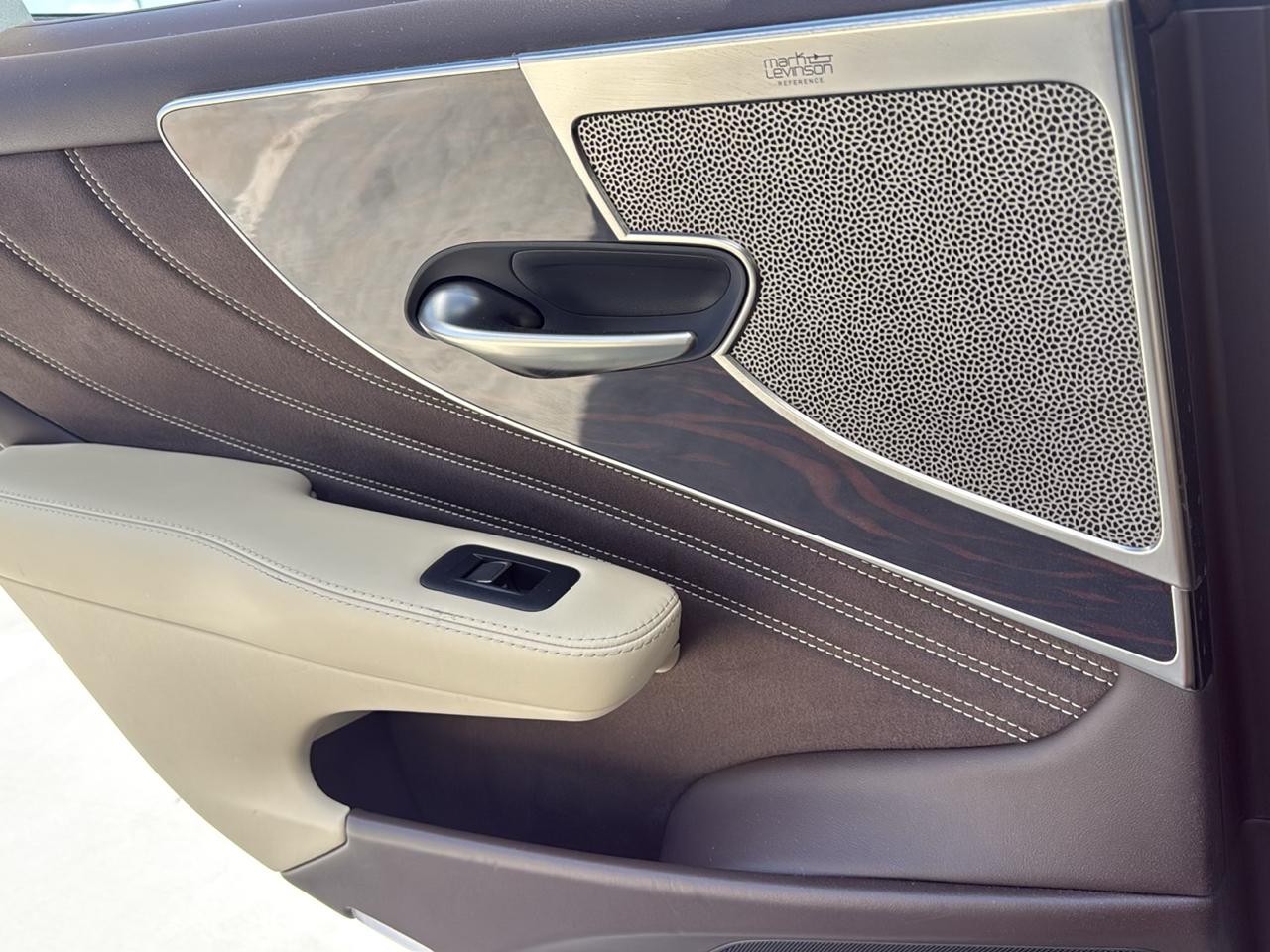 Lexus LS LS 500 RWD 2018