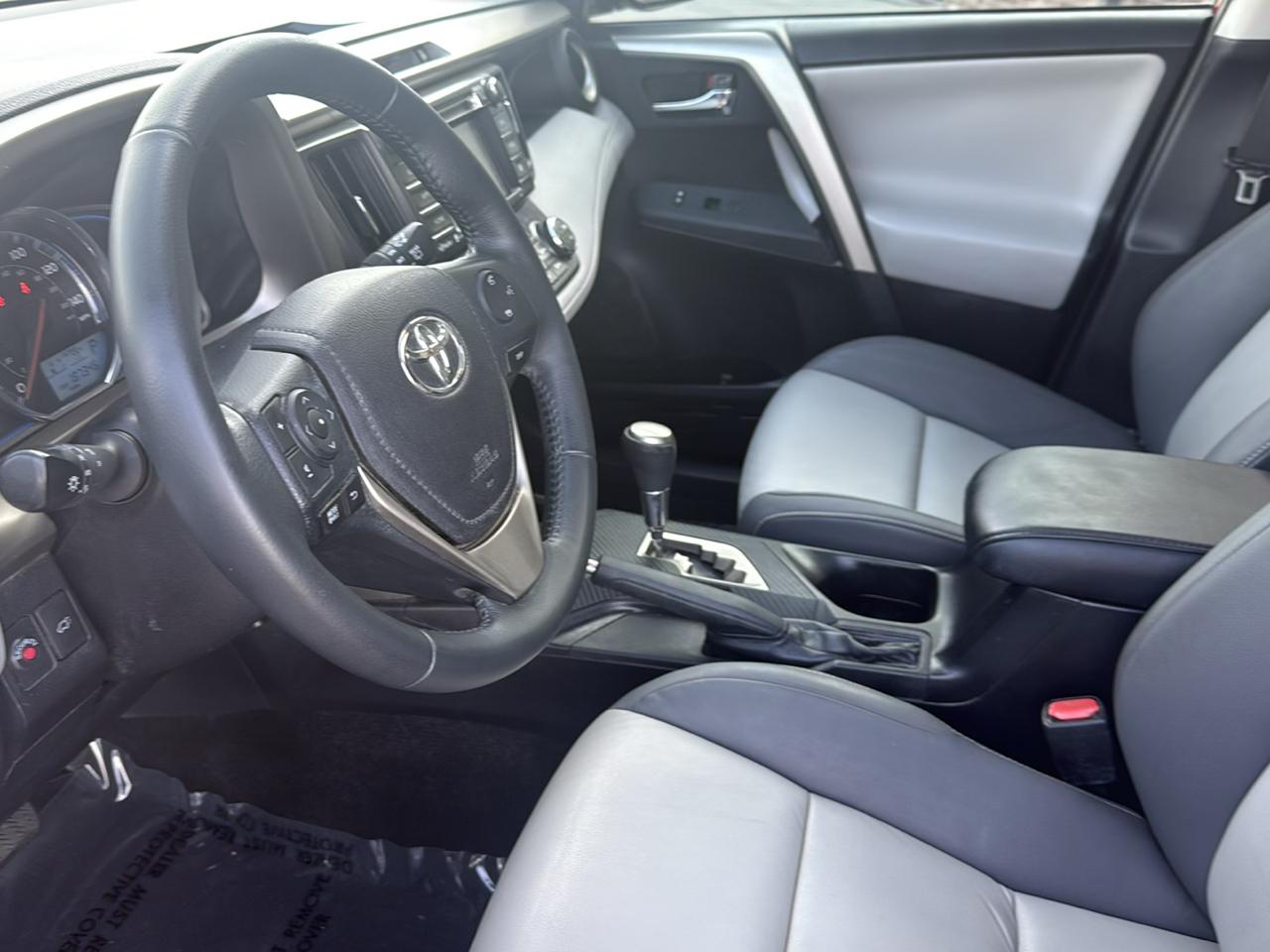 Toyota RAV4 FWD 4dr Limited (Natl) 2015