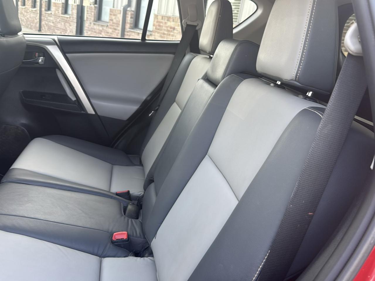 Toyota RAV4 FWD 4dr Limited (Natl) 2015