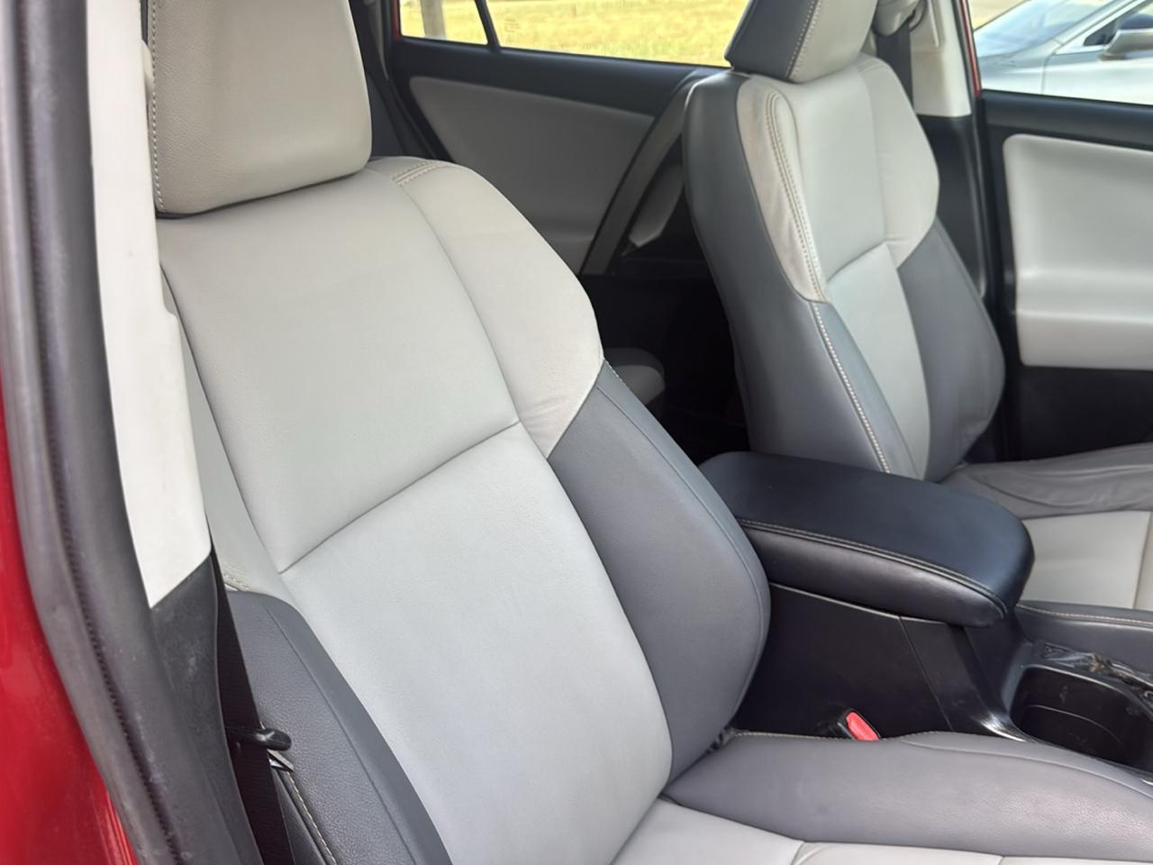 Toyota RAV4 FWD 4dr Limited (Natl) 2015