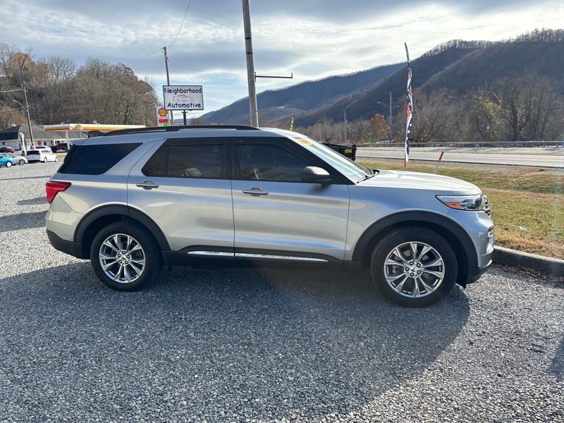 2020 Ford Explorer XLT photo 2