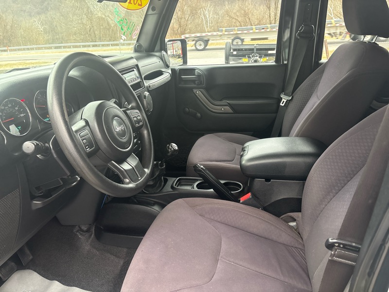 Jeep Wrangler Unlimited 4WD 4dr Sport 2013
