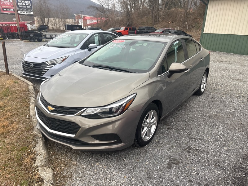 2017 Chevrolet Cruze LT's photo