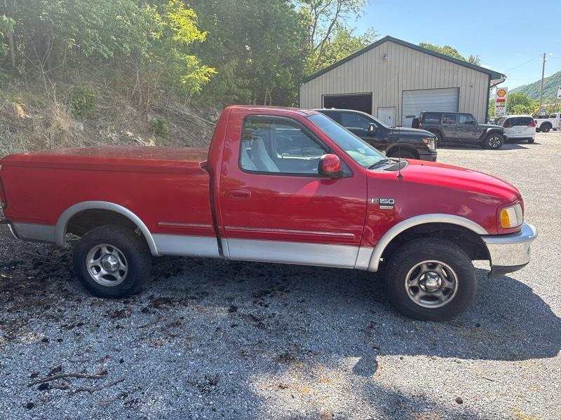 Ford F-150 Reg Cab 120" 4WD 1998