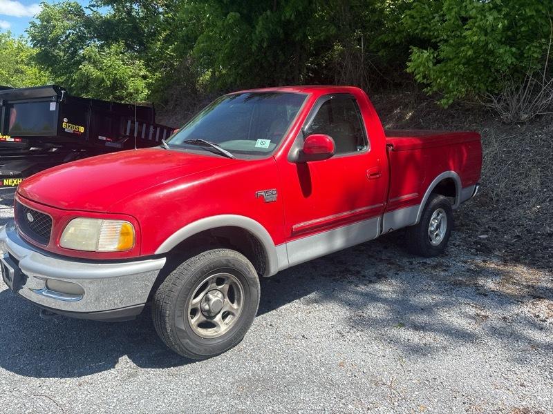 Ford F-150 Reg Cab 120" 4WD 1998