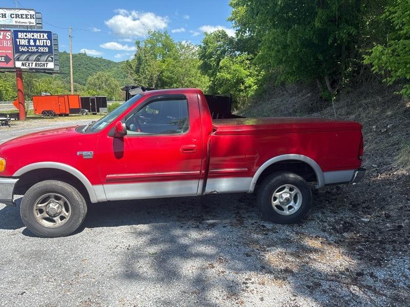 Ford F-150 Reg Cab 120" 4WD 1998