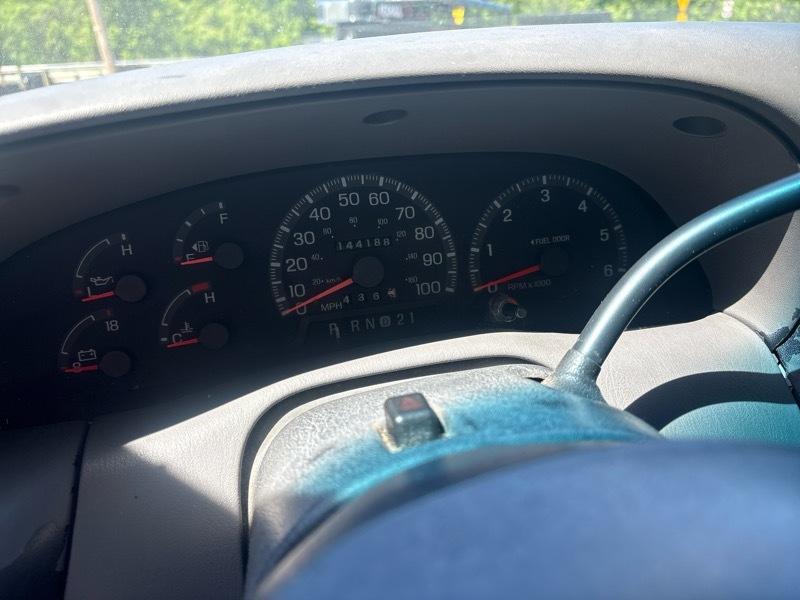 Ford F-150 Reg Cab 120" 4WD 1998