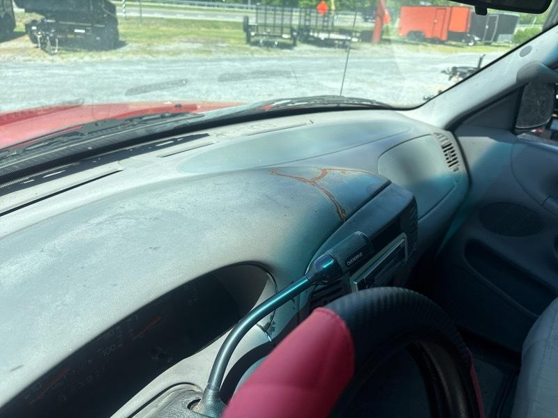 Ford F-150 Reg Cab 120" 4WD 1998