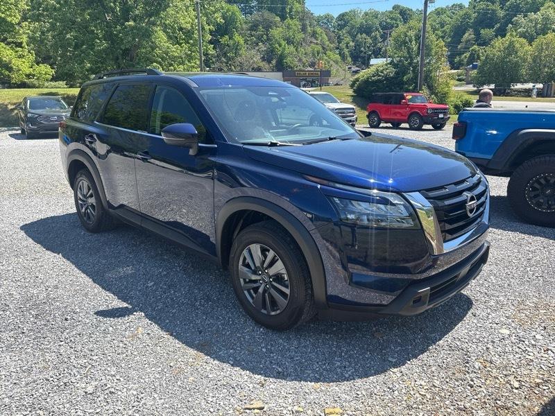 Nissan Pathfinder SV 4WD 2024
