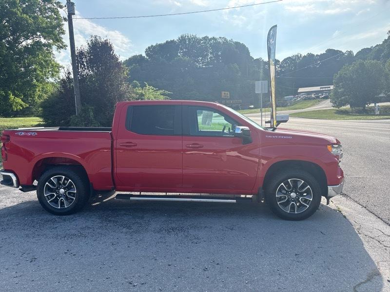 Chevrolet Silverado 1500 4WD Crew Cab 147" LT w/1LT 2023