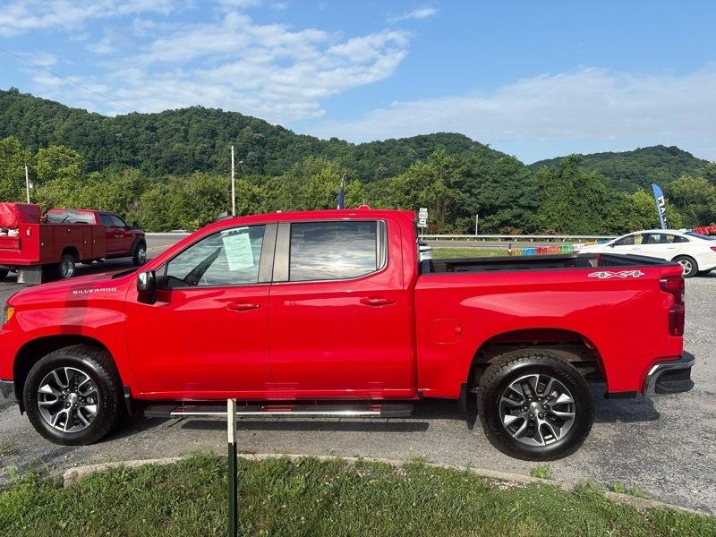 Chevrolet Silverado 1500 4WD Crew Cab 147" LT w/1LT 2023