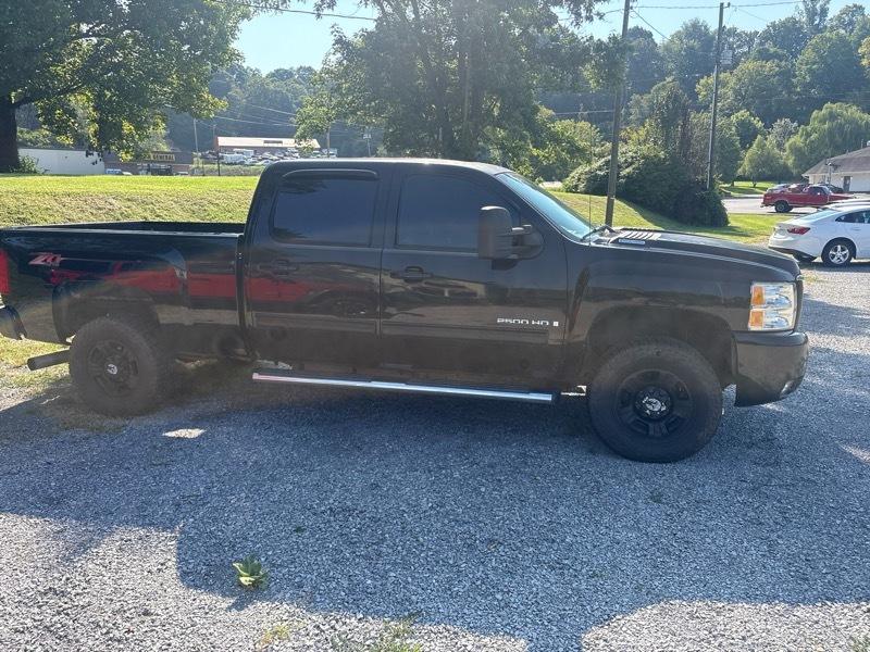 Chevrolet Silverado 2500HD 4WD Crew Cab 153" LTZ 2009